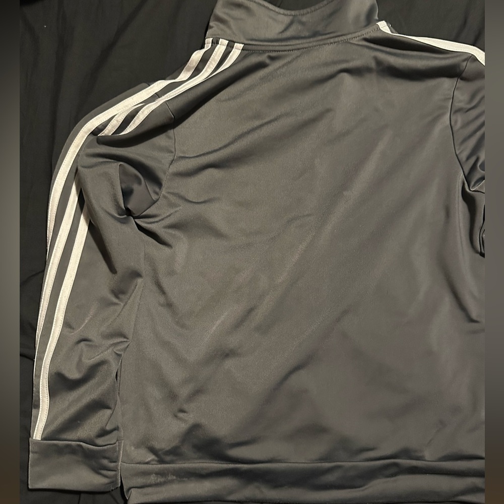Boys Adidas grey sweatshirt M 10/12 - Picture 2 of 3